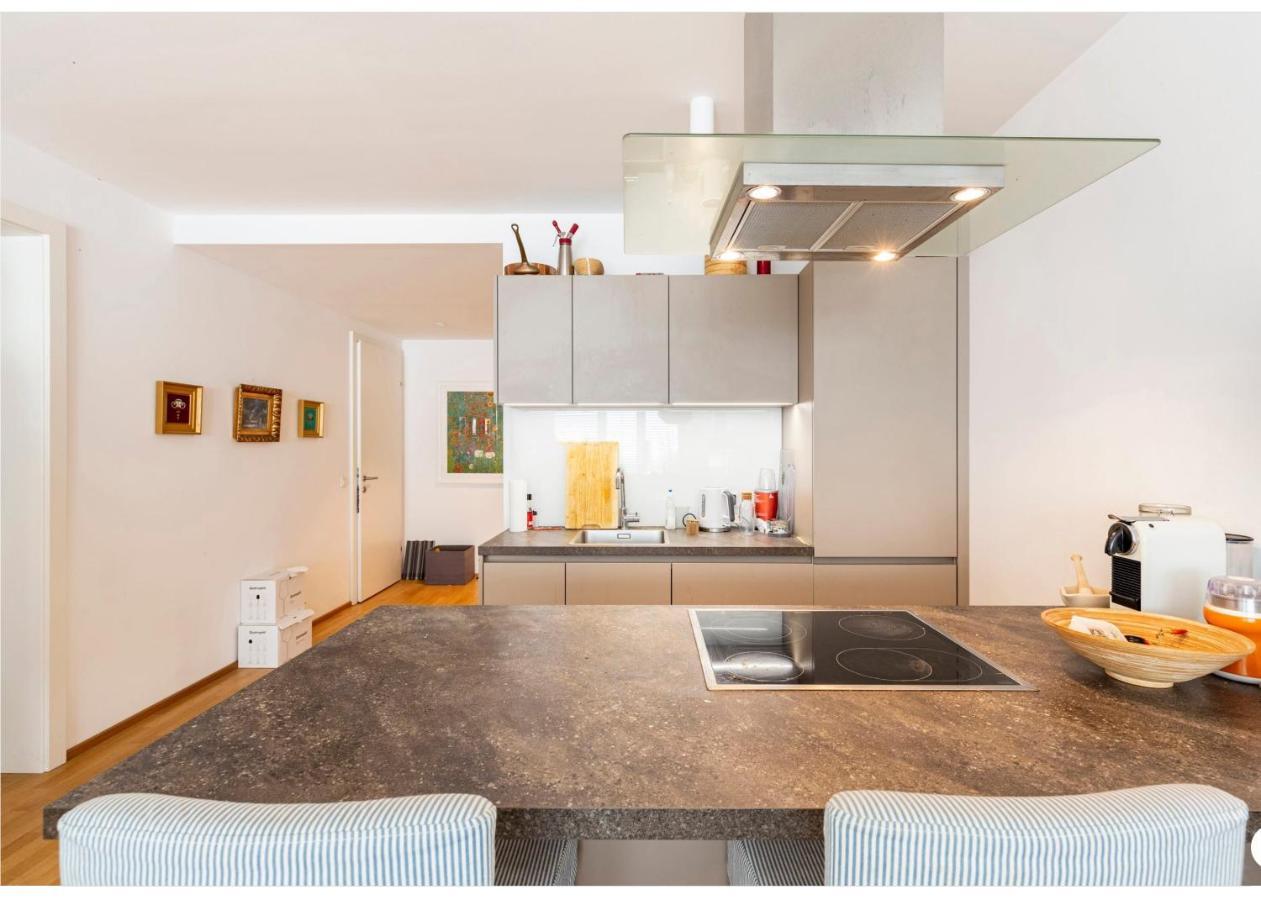 In Luxury Apartment, Near Hauptbahnhof Pensiune