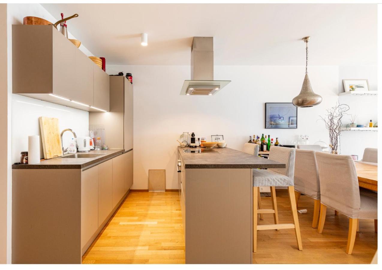 In Luxury Apartment, Near Hauptbahnhof Pensiune